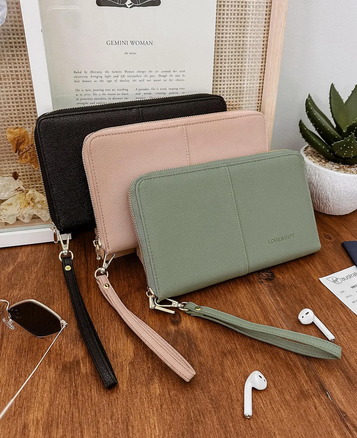 Arabella Travel Wallet ~ Sage