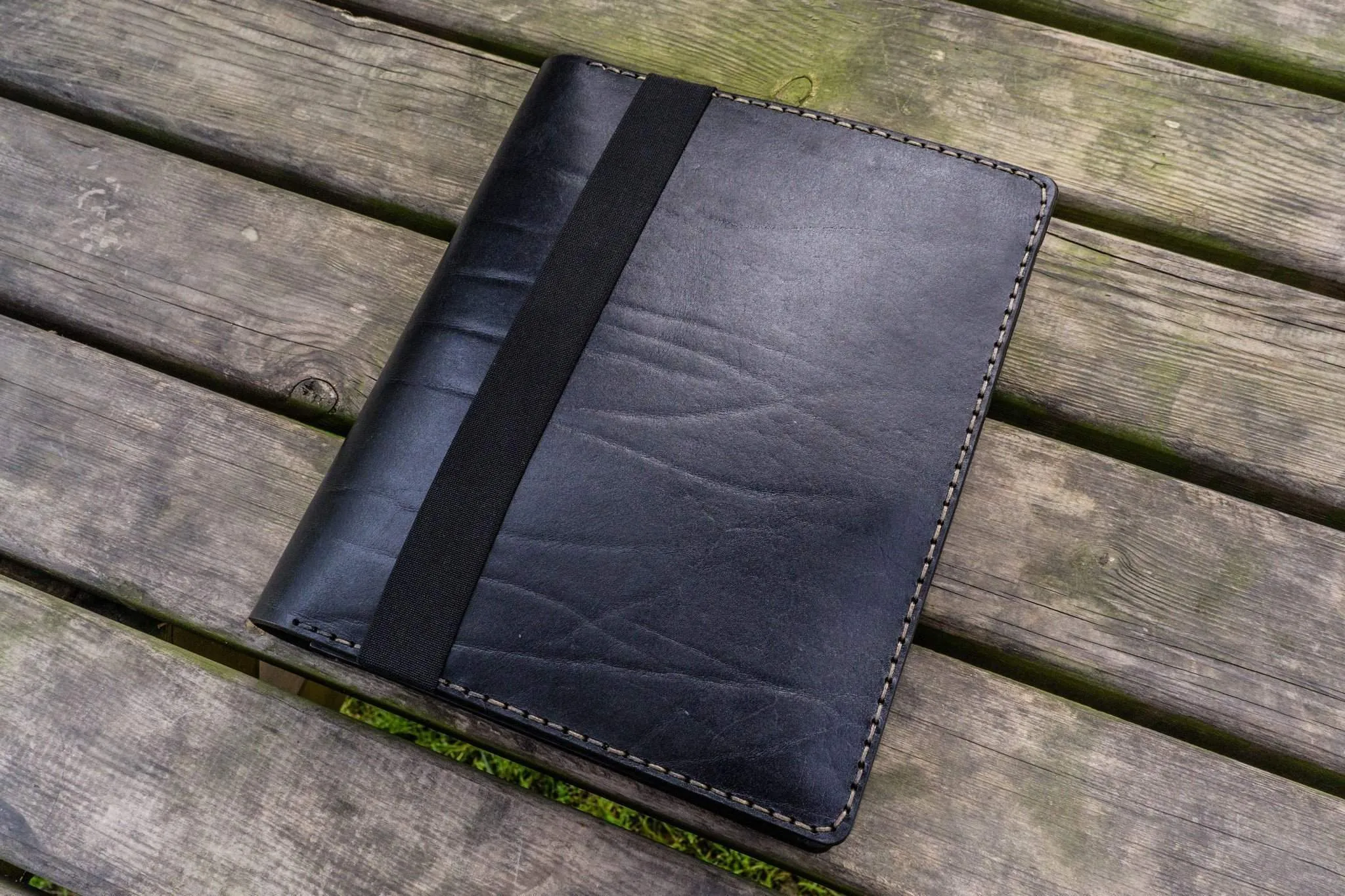 iPad Air/Pro & Extra Large Moleskine Cover - Black